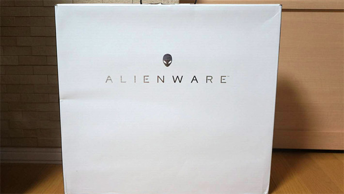 「ALIENWAREシリーズ」は、さすが高級機種だけあって、パソコンの梱包がしっかりとしています