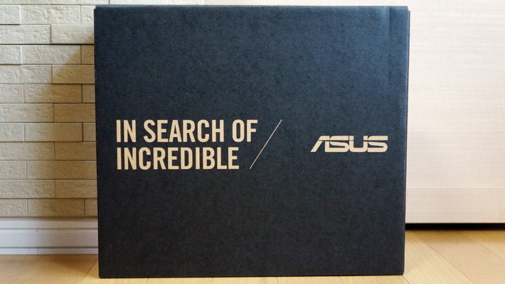 ノジマオンラインでは注文した翌日にパソコンが届きました！ こちらが「ASUS ZenBook S13」の外箱です。