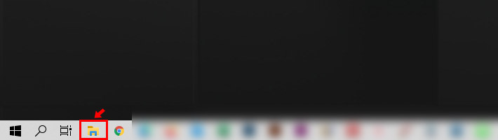 まずは、パソコンのデスクトップ画面から「PC」を開くか、ツールバーにある「エクスプローラー」を開きます。